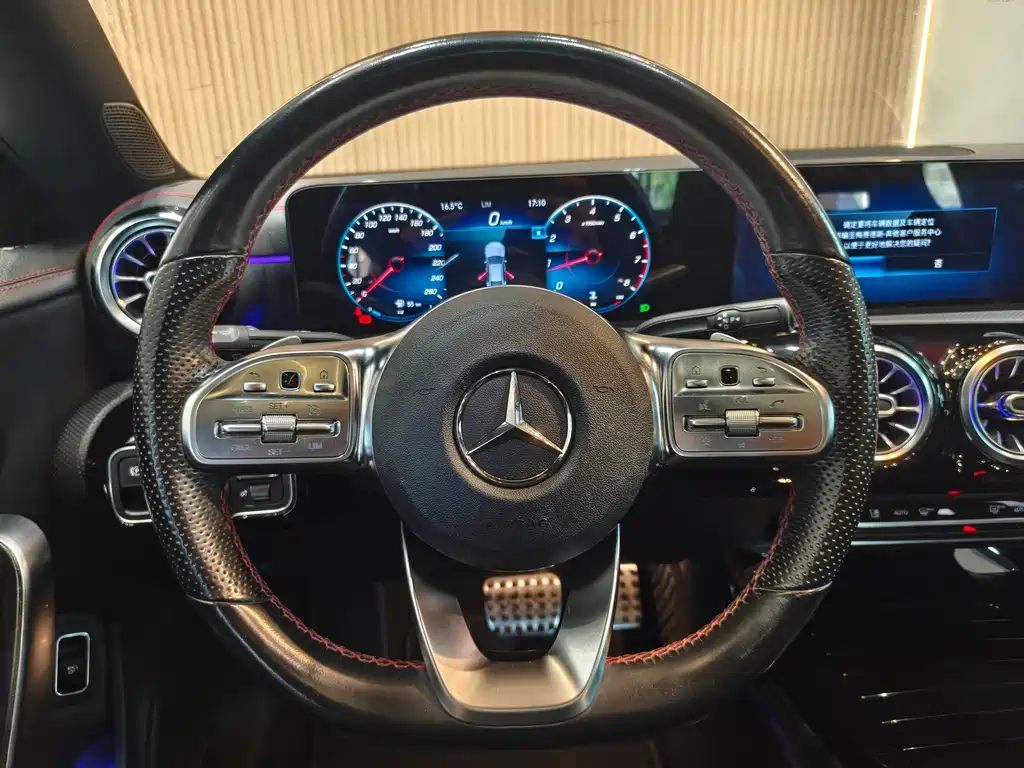 MERCEDES-BENZ CLA