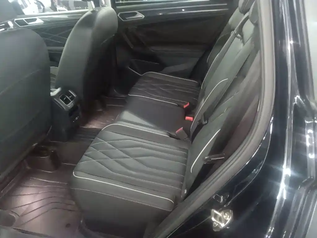 Volkswagen Tiguan L — миниатюра 17