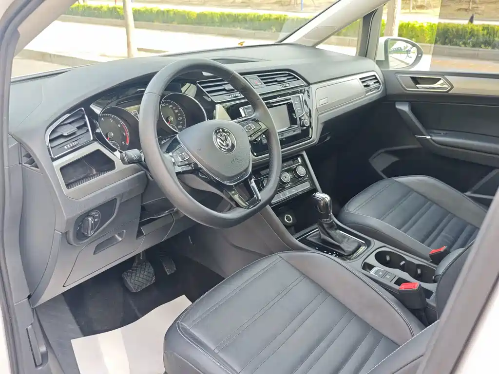 Volkswagen Touran — миниатюра 22