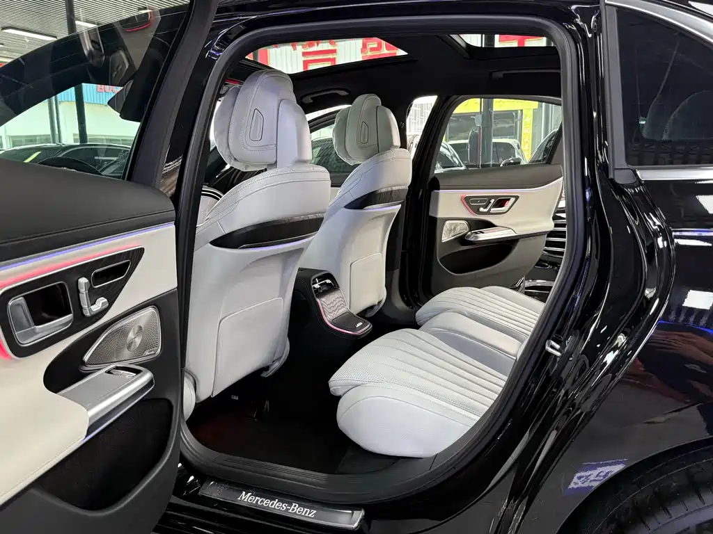Mercedes-Benz E-Class — миниатюра 5
