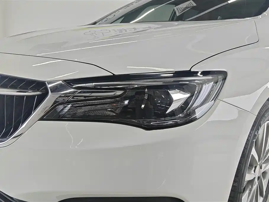 Buick GL6 2021 323T Luxury