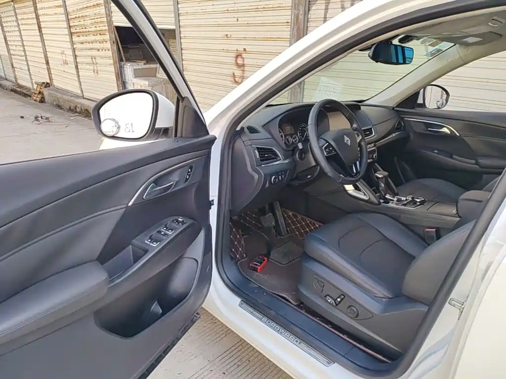 Borgward BX7 — миниатюра 16