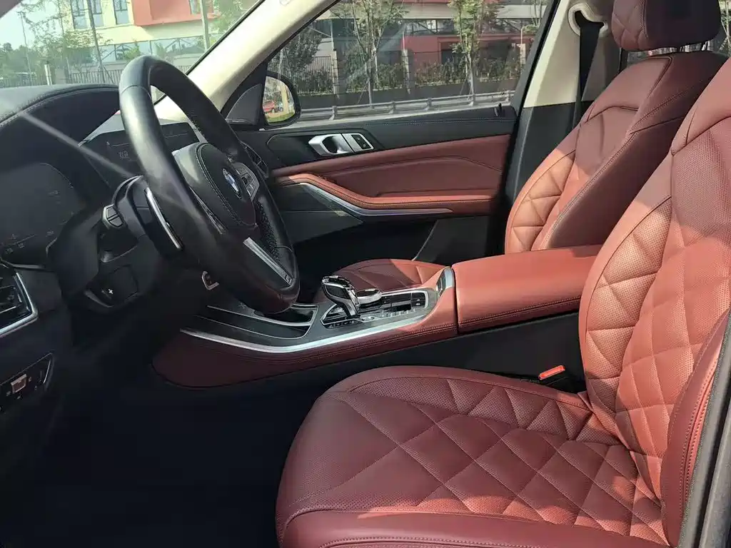 BMW X5 2022 xDrive 30Li Premium M Sport