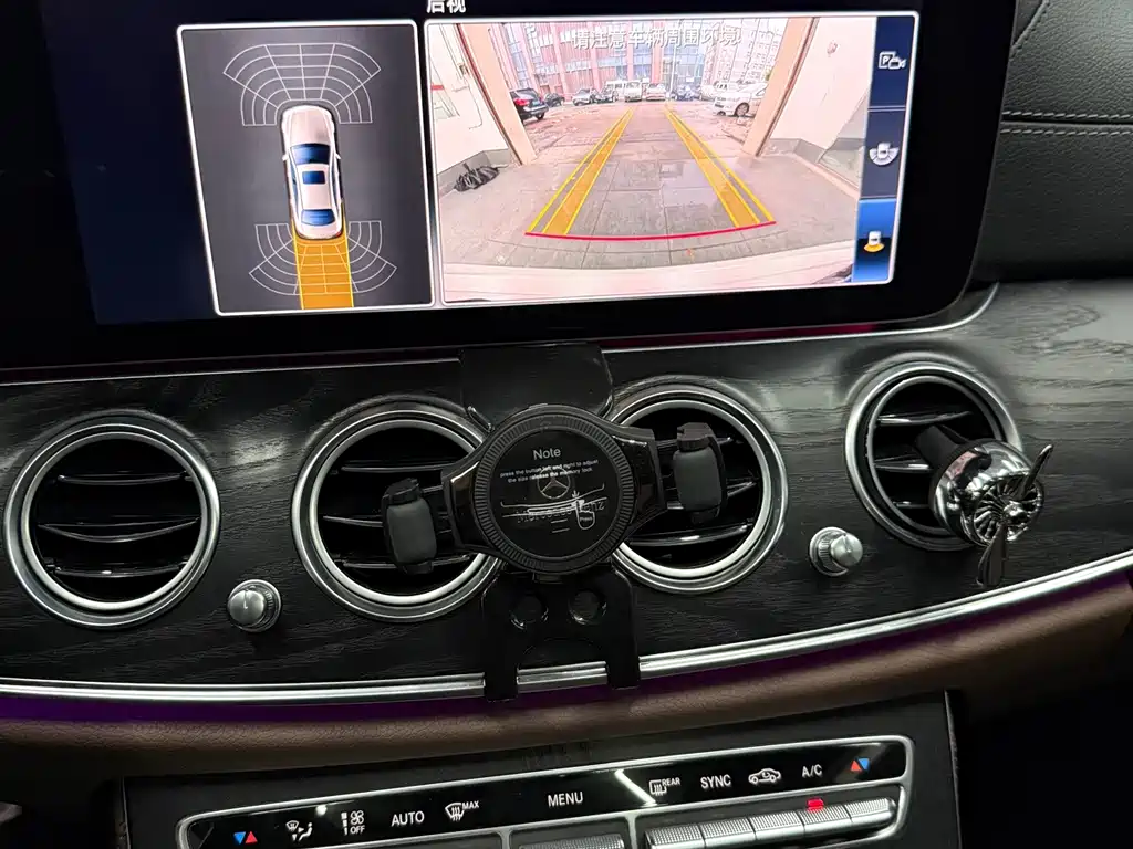 Mercedes-Benz E-Class — миниатюра 23