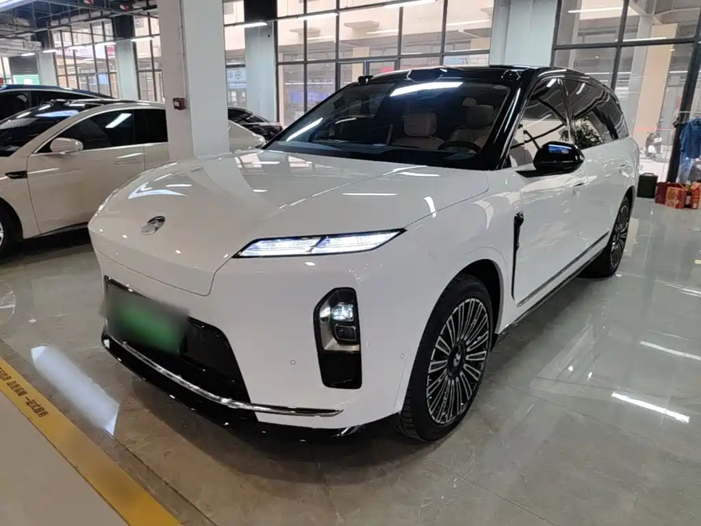 NIO ES8