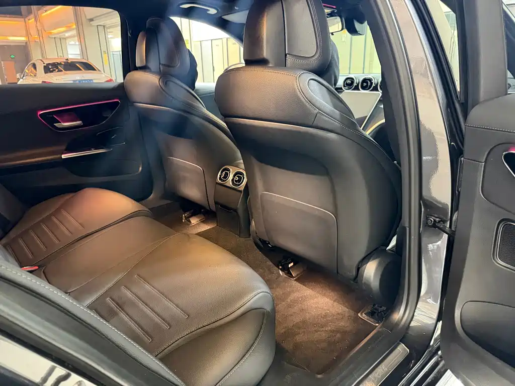 Mercedes-Benz C-Class — миниатюра 10