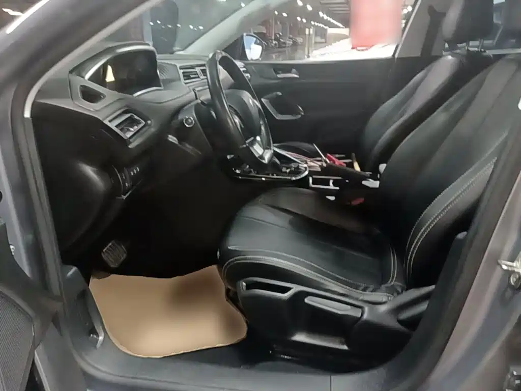Peugeot 308 — миниатюра 15