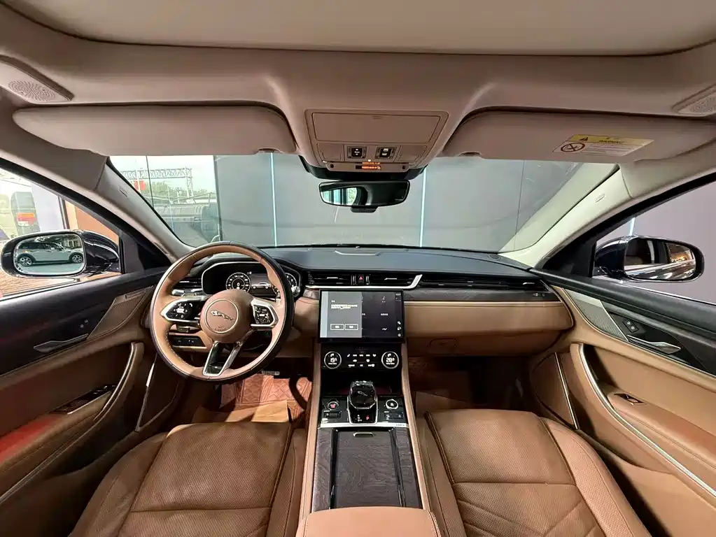 Jaguar XFL — миниатюра 9