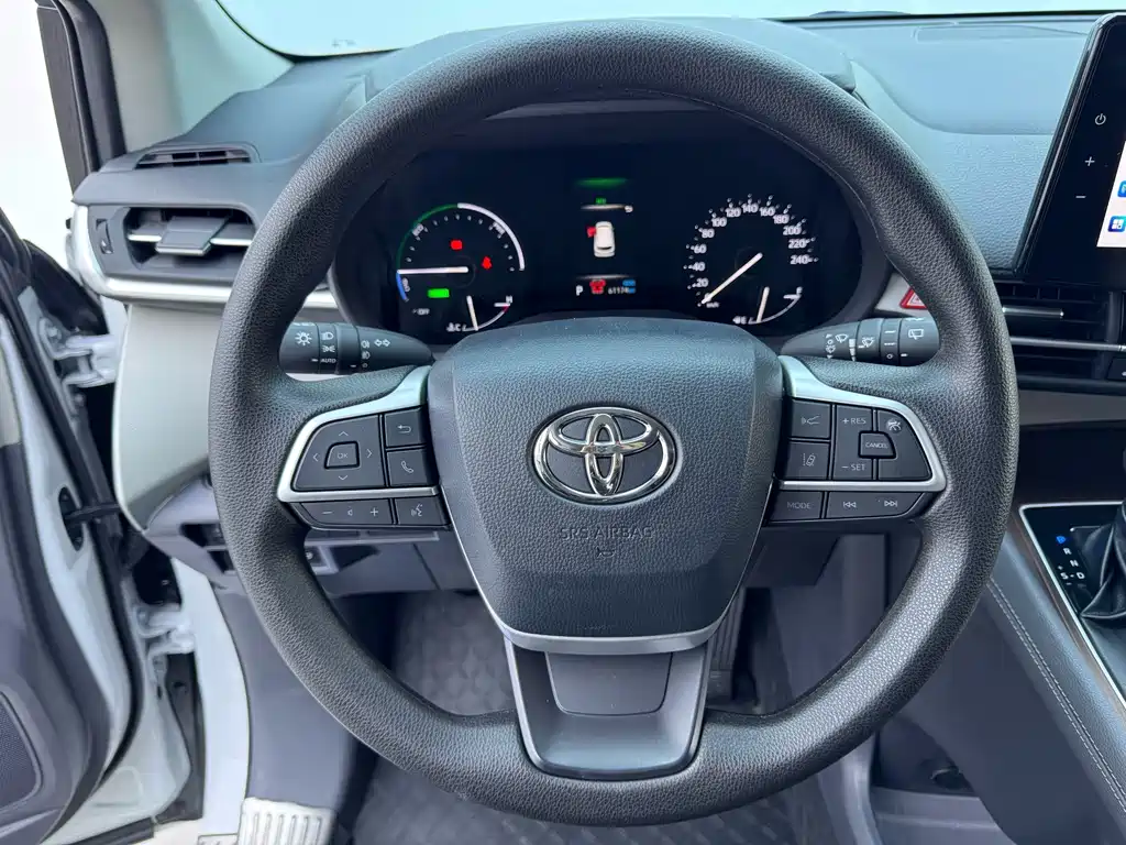 Toyota Sienna — миниатюра 10