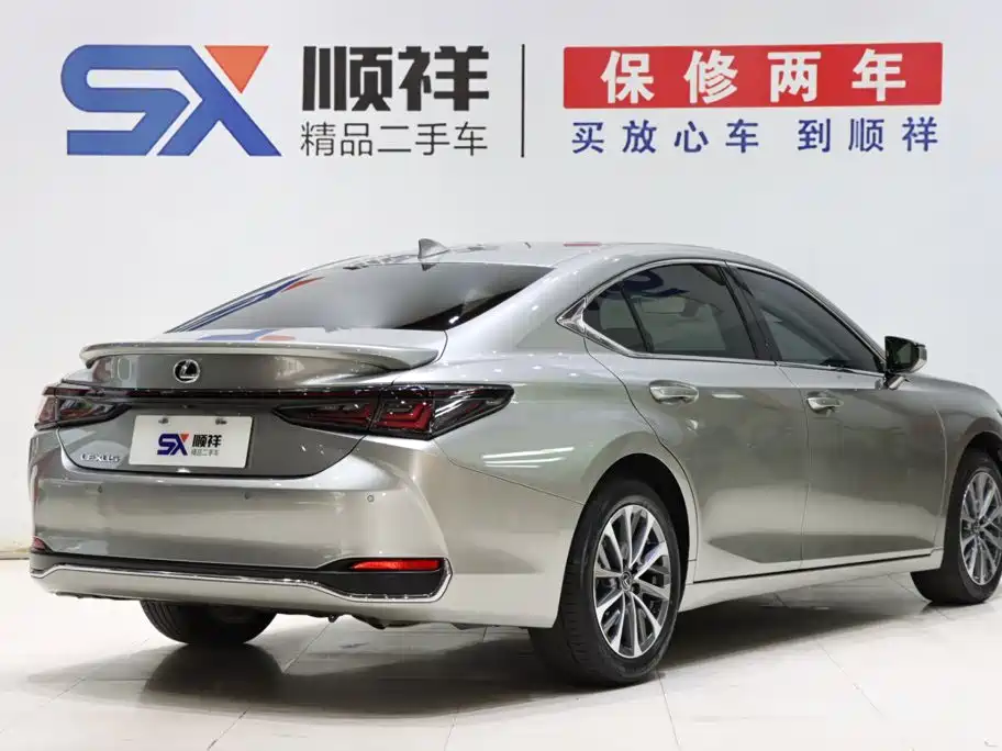 Lexus ES — миниатюра 5