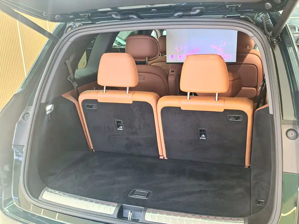 AITO ASK THE WORLD M8