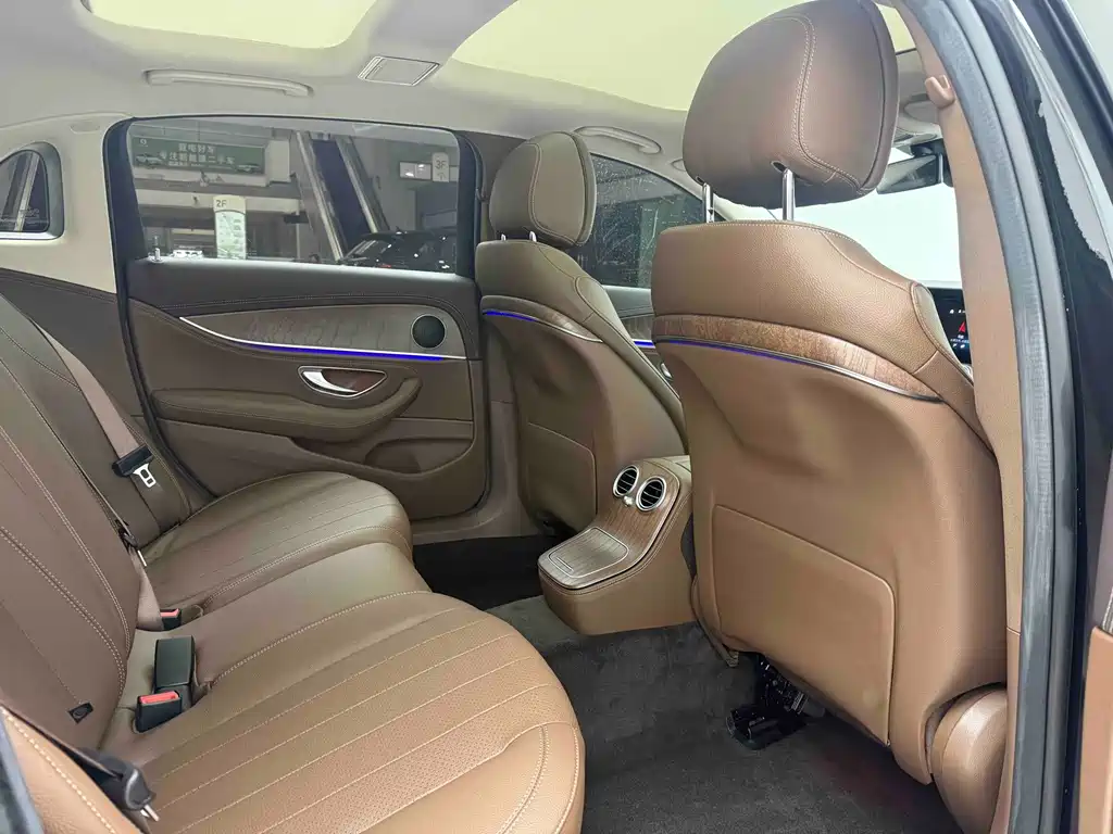 Mercedes-Benz E-Class — миниатюра 14