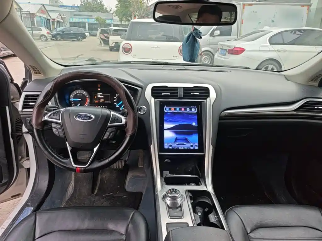Ford Mondeo — миниатюра 10