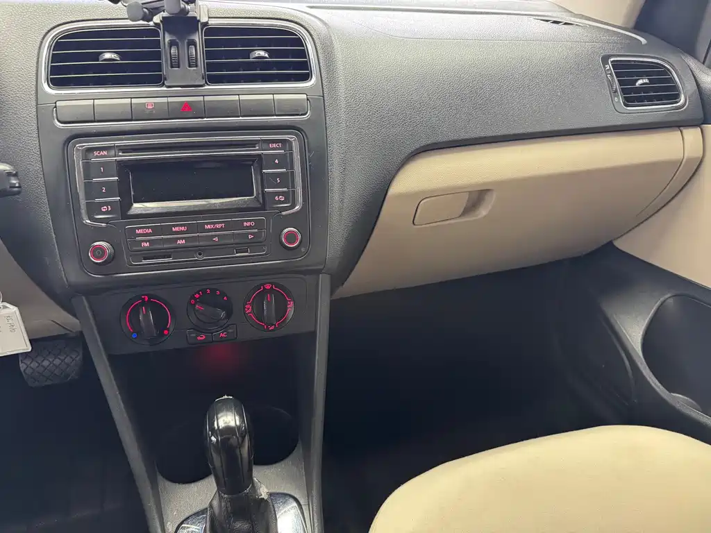 Volkswagen Polo — миниатюра 15