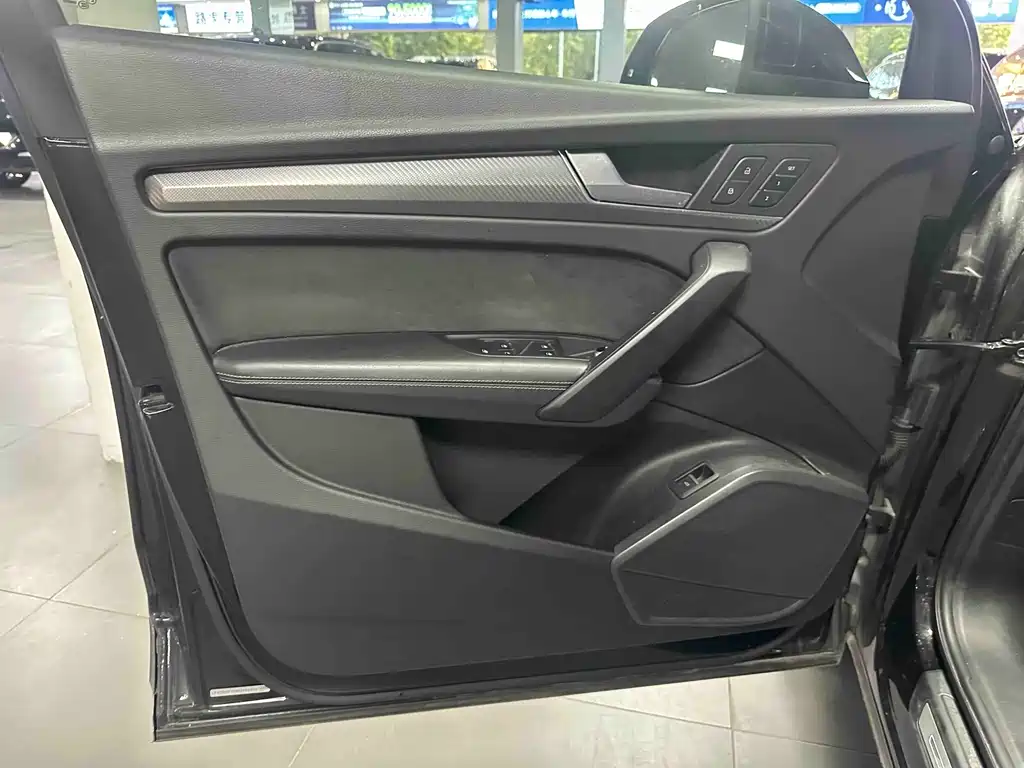 Audi Q5L Sportback — миниатюра 15