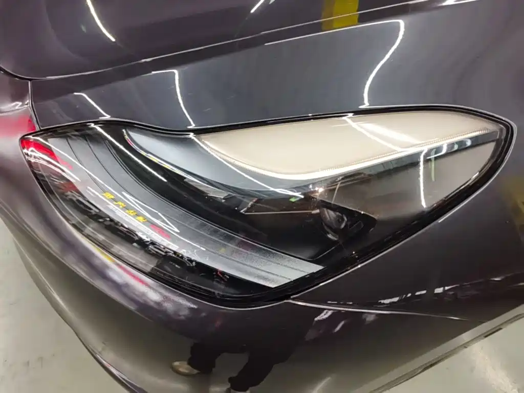 Tesla Model Y — миниатюра 24
