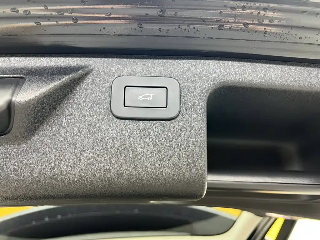 Land Rover Discovery Sport — миниатюра 20