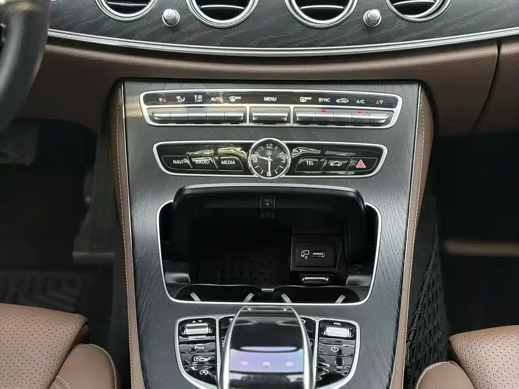Mercedes-Benz E-Class E 2018 E 200 L Sport