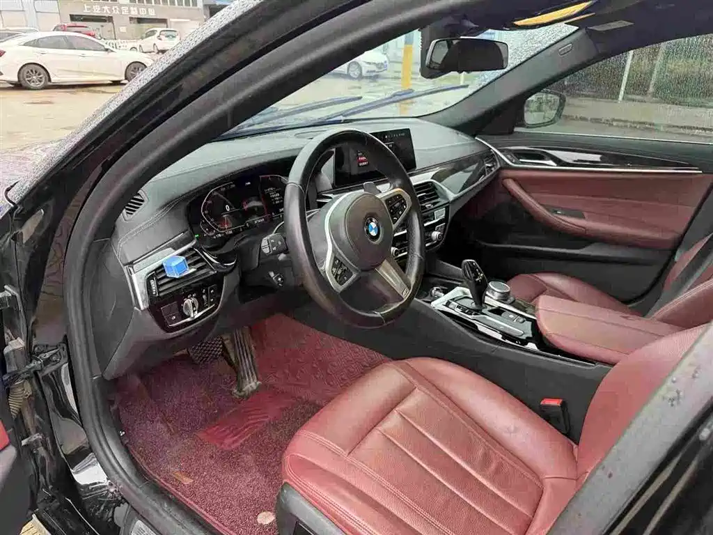 BMW 5 Series — миниатюра 3