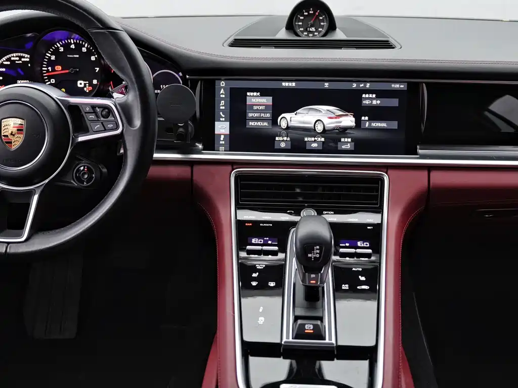 Porsche Panamera — миниатюра 13