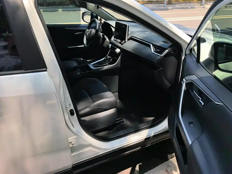 Toyota Wildlander 2020 2.5L E-CVT Luxury