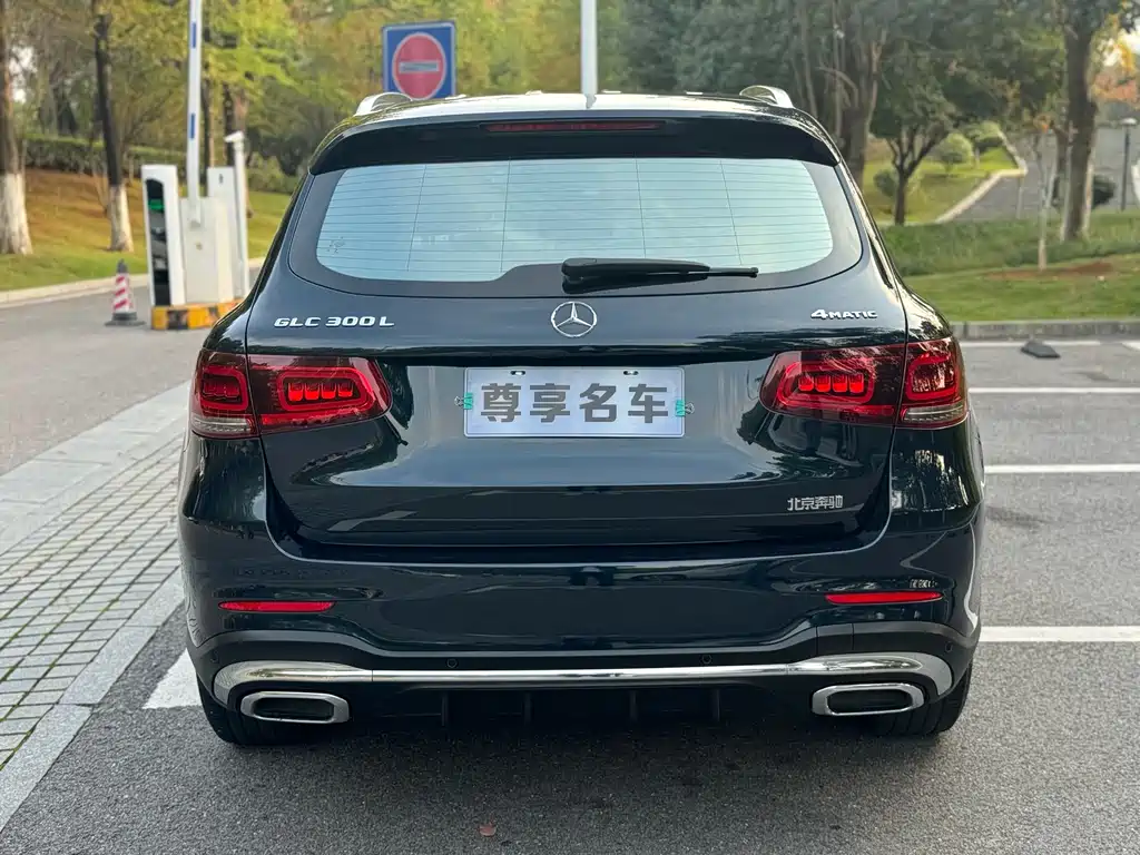 MERCEDES-BENZ GLC
