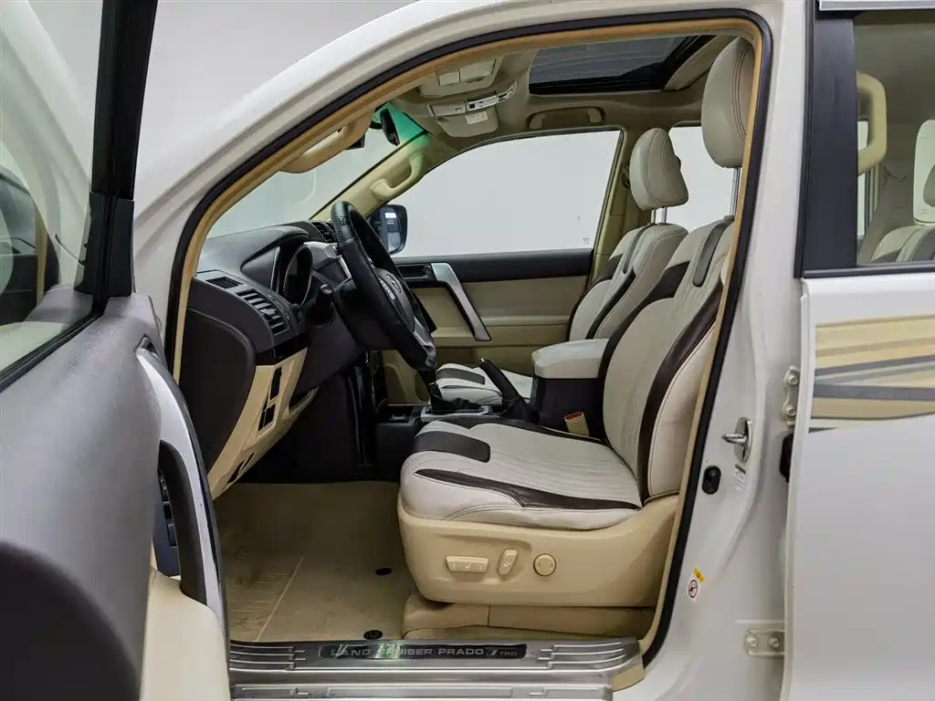 Toyota Land Cruiser Prado 2015 2.7L AT Standard
