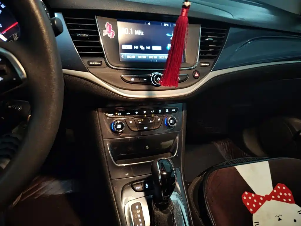 Buick Verano — миниатюра 10