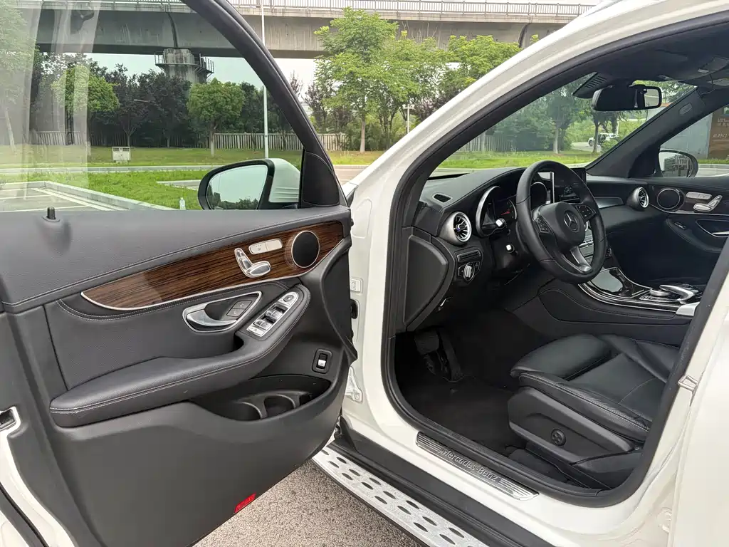 Mercedes-Benz GLC 2018 GLC 260 4MATIC