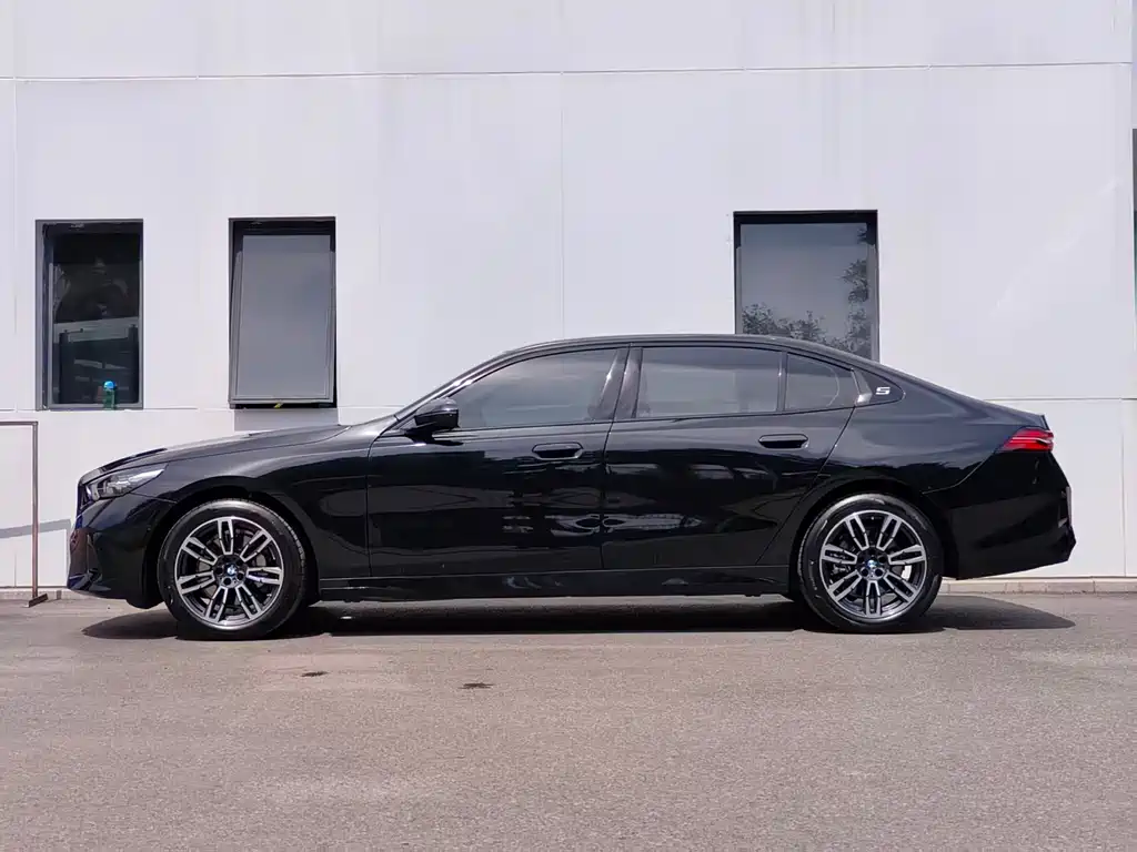 BMW 5 Series 5 2026 530Li Lead M Sport