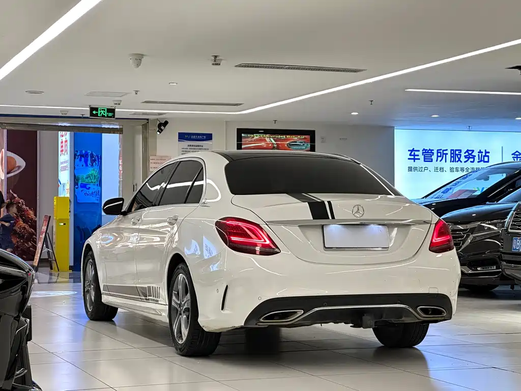 Mercedes-Benz C-Class — миниатюра 5