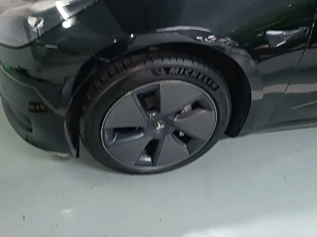 Tesla Model 3 — миниатюра 23