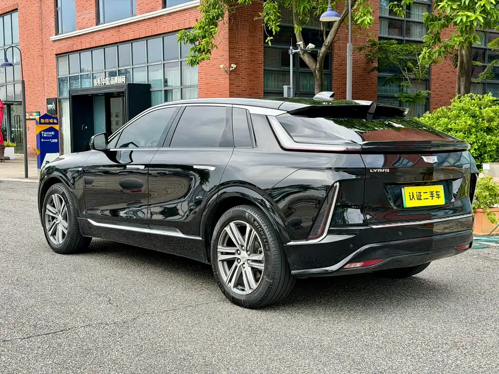 Cadillac Lyriq — миниатюра 3