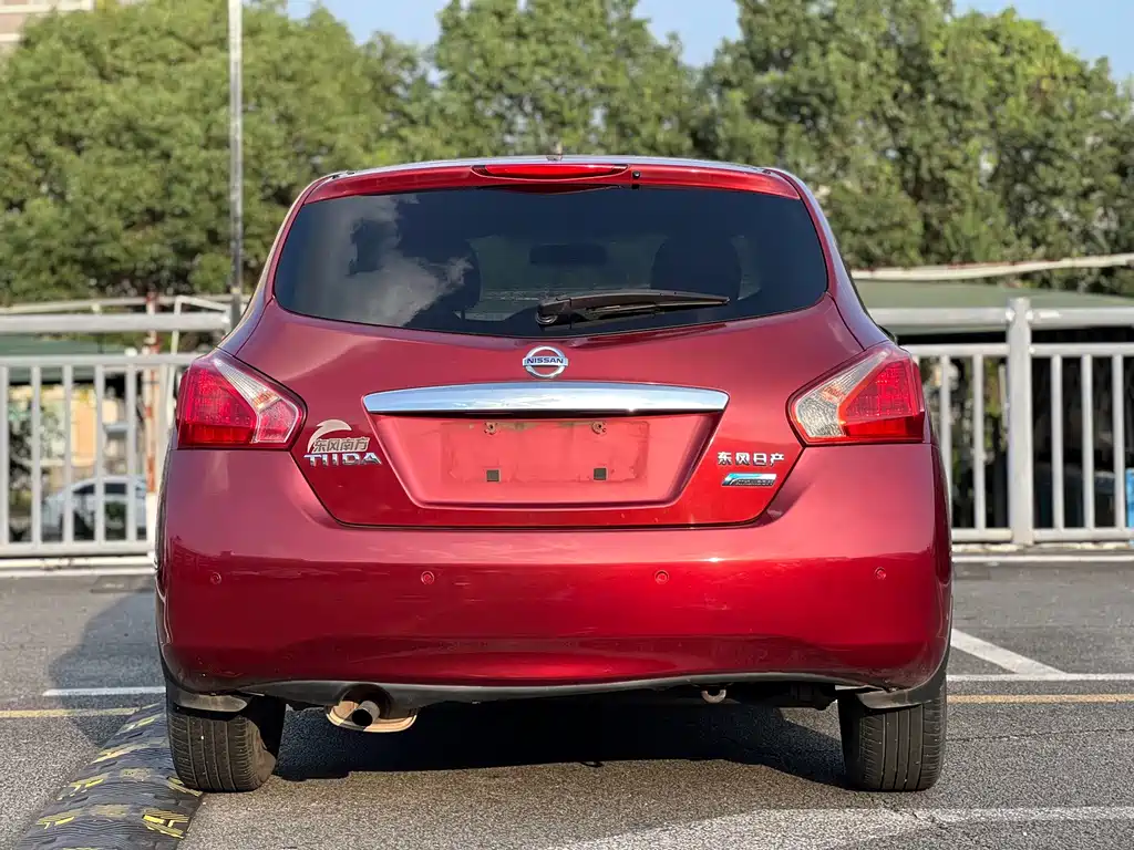 Nissan Tiida — миниатюра 13