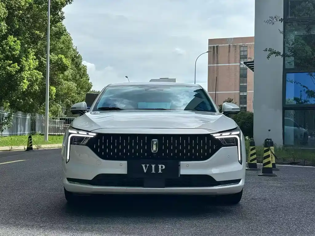 Bestune B70 1.5T Auto 15th Anniversary Commemorative Edition, фото 2