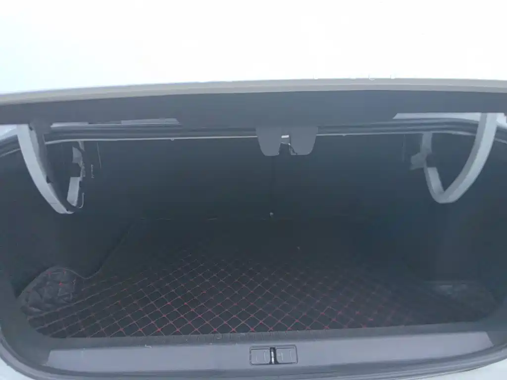 Peugeot 308 — миниатюра 19