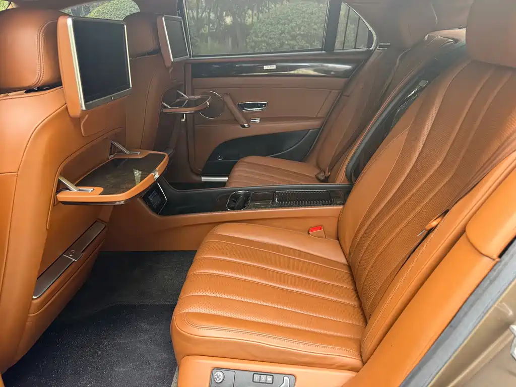 Bentley Flying Spur 4.0T V8 Premium Edition, фото 9