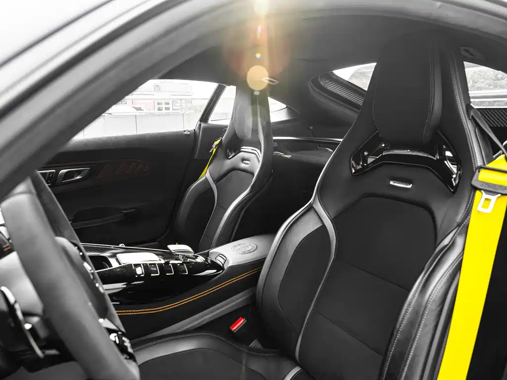 MERCEDES-BENZ AMG GT