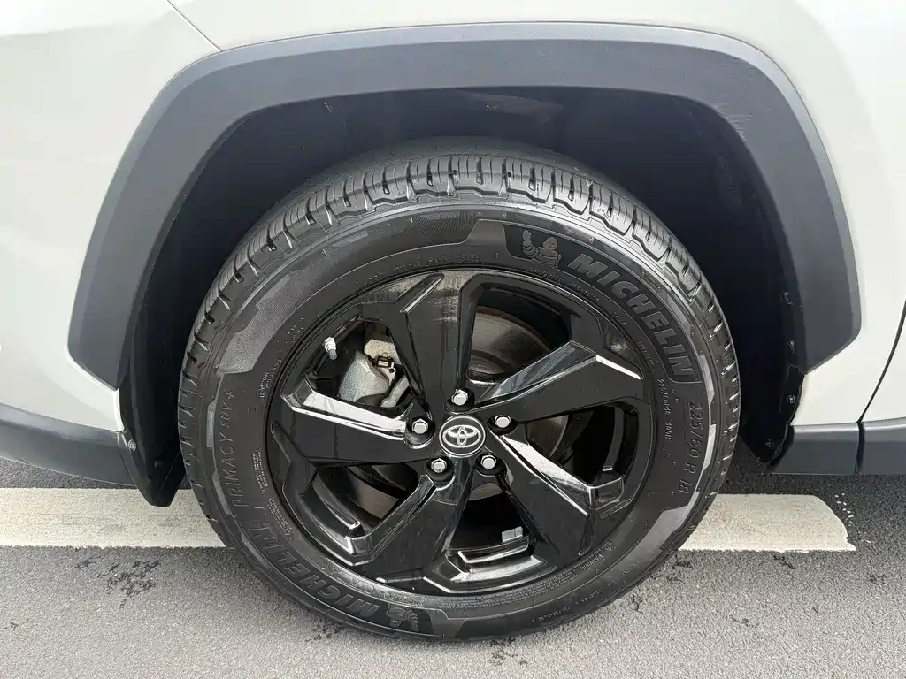 Toyota RAV4 2022 2.5L E-CVT Elite Plus