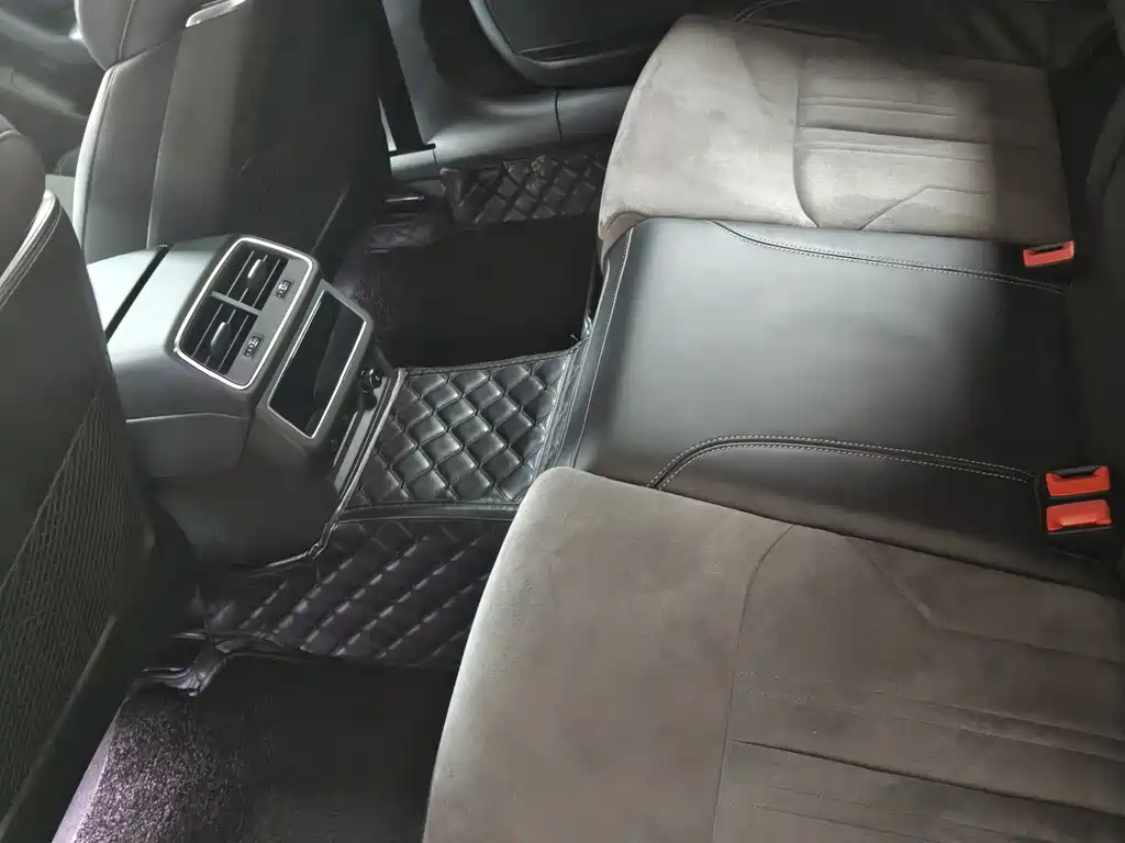 Audi A6L — миниатюра 6