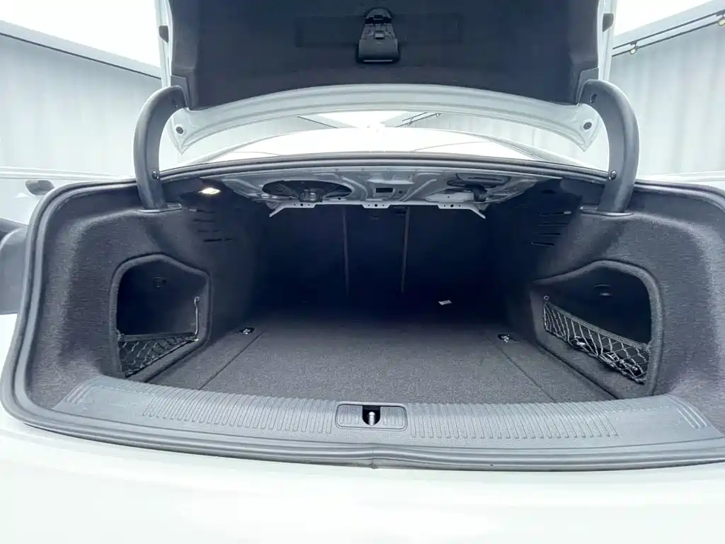 Audi A4L — миниатюра 17