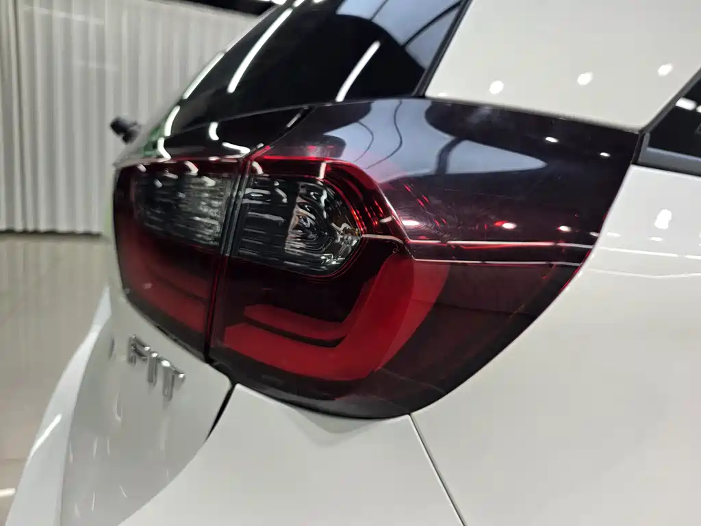 Honda Fit — миниатюра 10