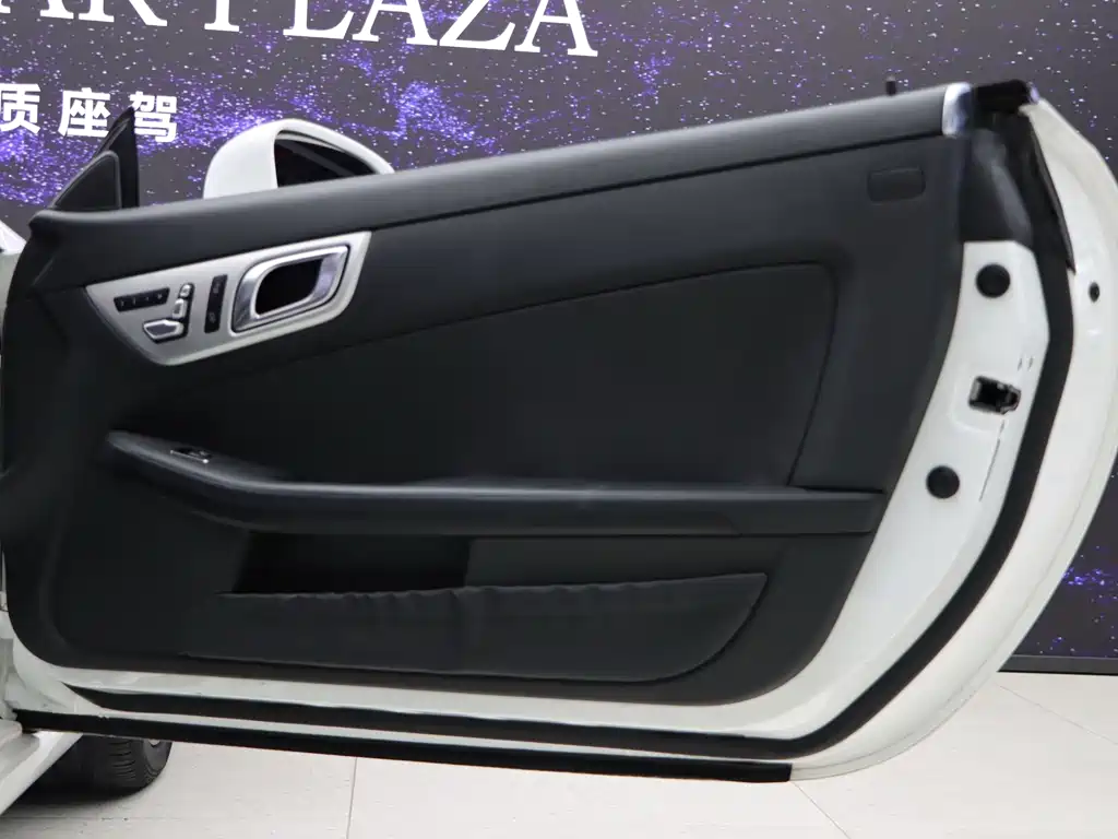 Mercedes-Benz SLC — миниатюра 31