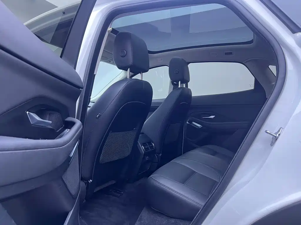 Jaguar E-PACE — миниатюра 17