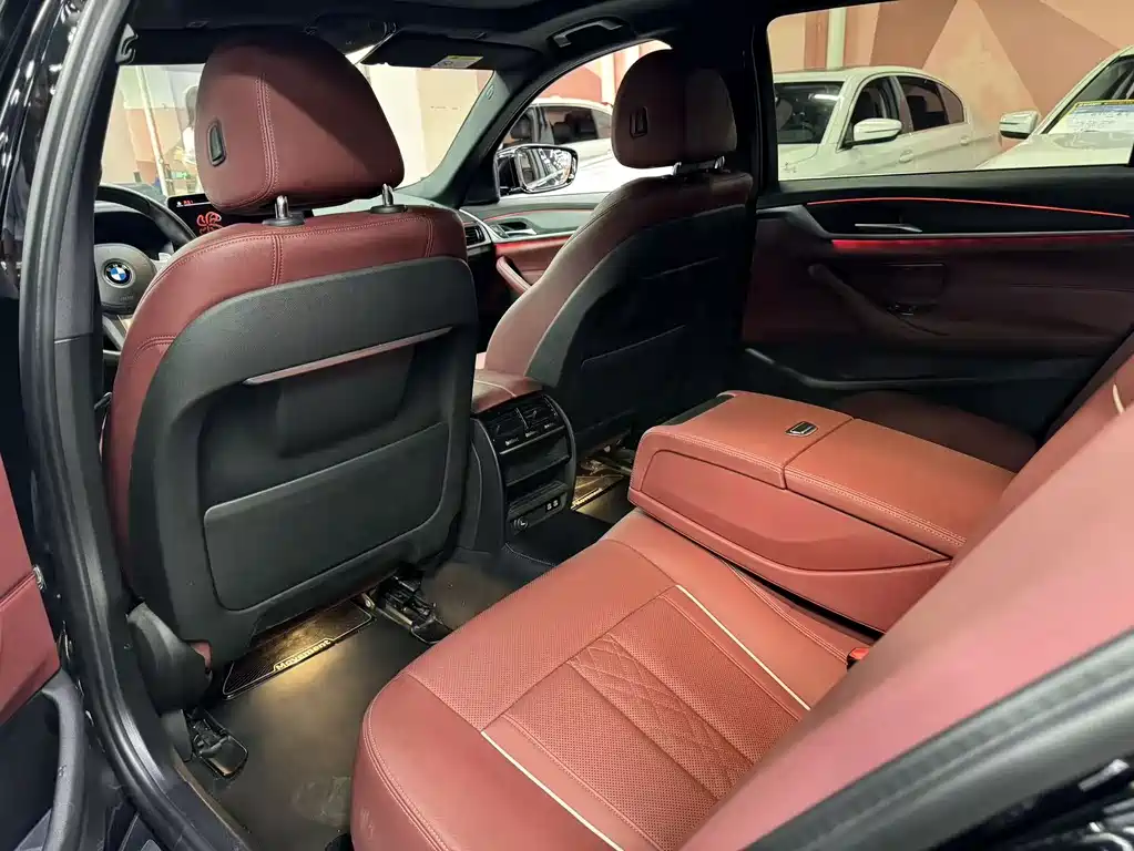 BMW 5 Series — миниатюра 6