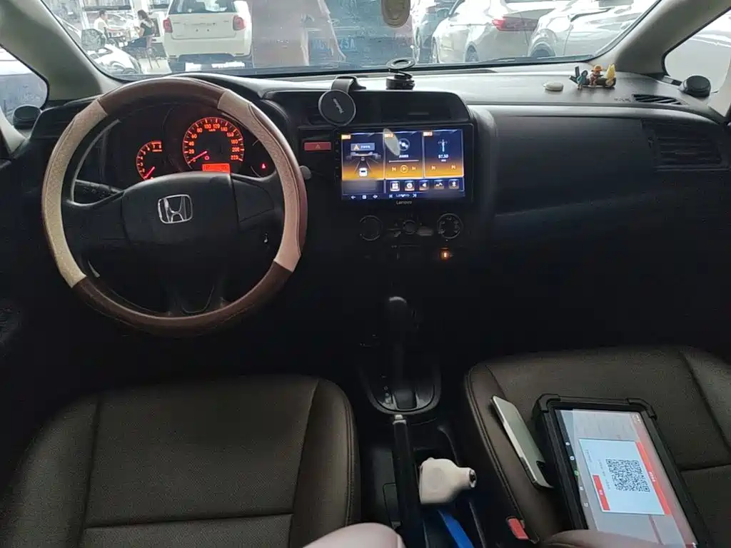 Honda Fit — миниатюра 10