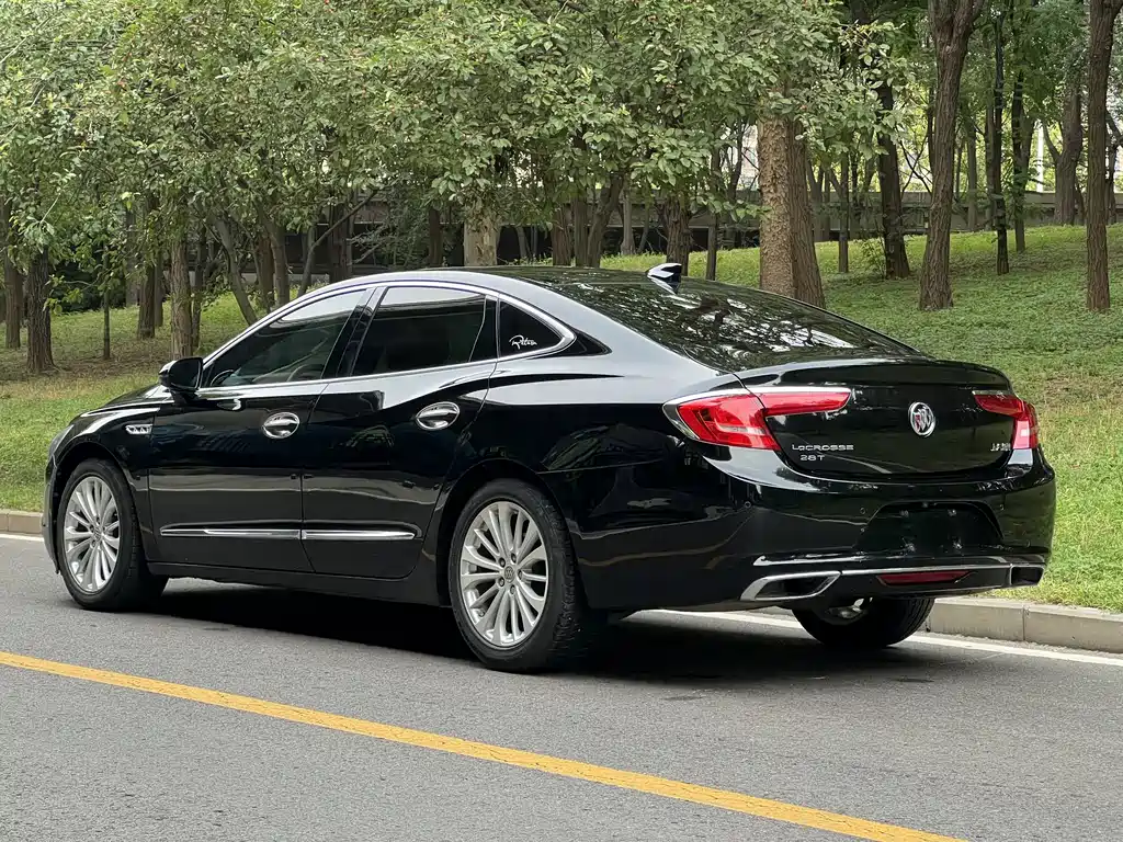 Buick LaCrosse — миниатюра 9