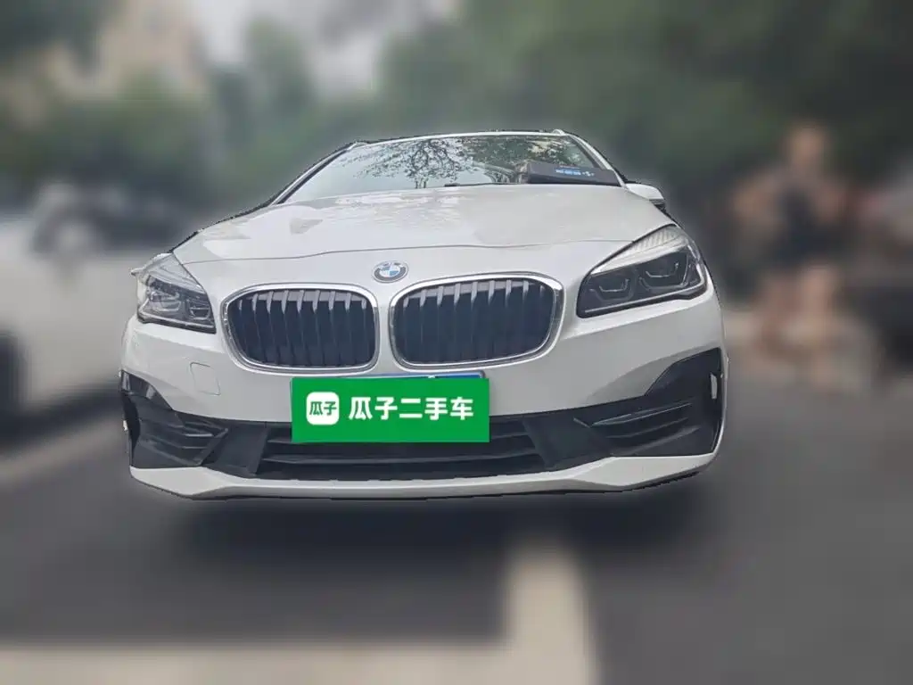 BMW 2 Series Active Tourer — миниатюра 2