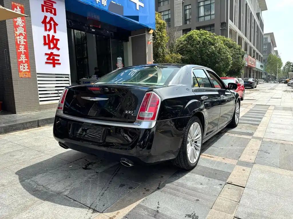 Chrysler 300C — миниатюра 6