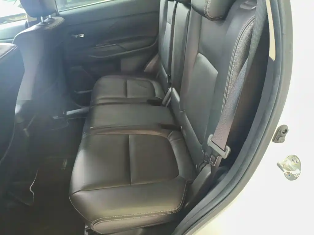 Mitsubishi Outlander — миниатюра 17